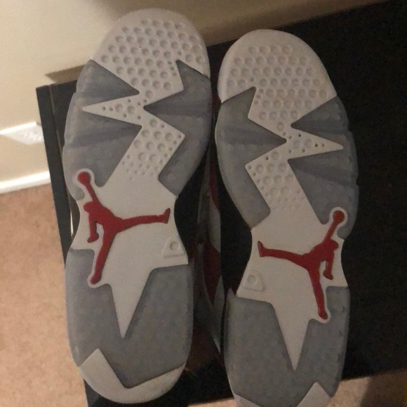Retro Jordan, Carmine 6s - Picture 4 of 4
